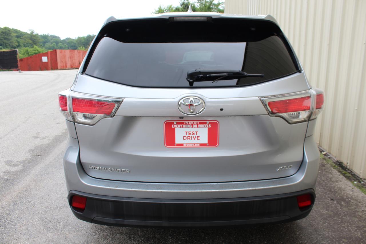 Toyota Highlander XLE FWD V6 2015