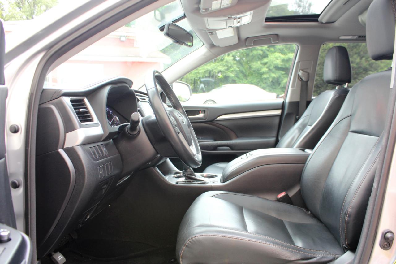 Toyota Highlander XLE FWD V6 2015