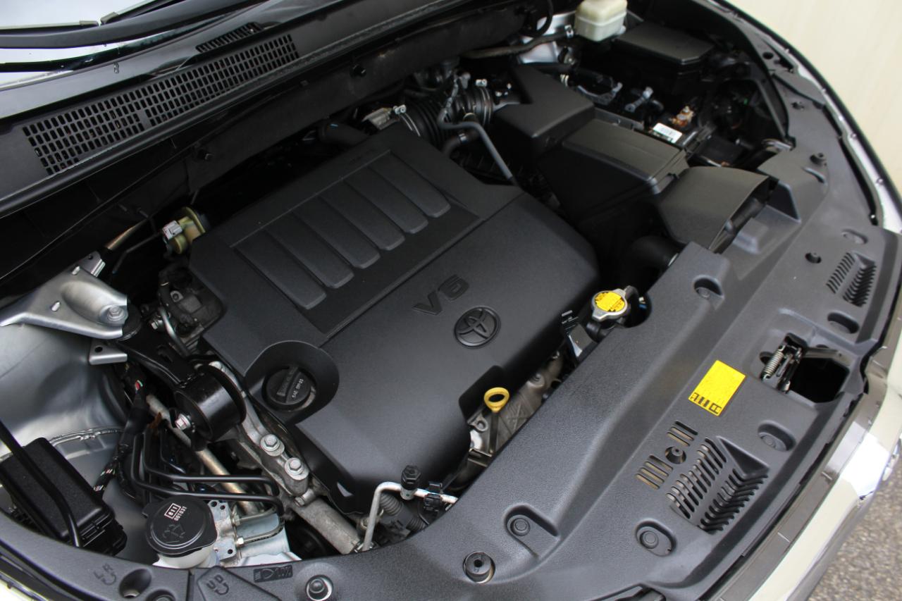 Toyota Highlander XLE FWD V6 2015