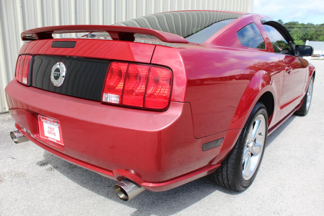 Ford Mustang GT Deluxe Coupe 2008