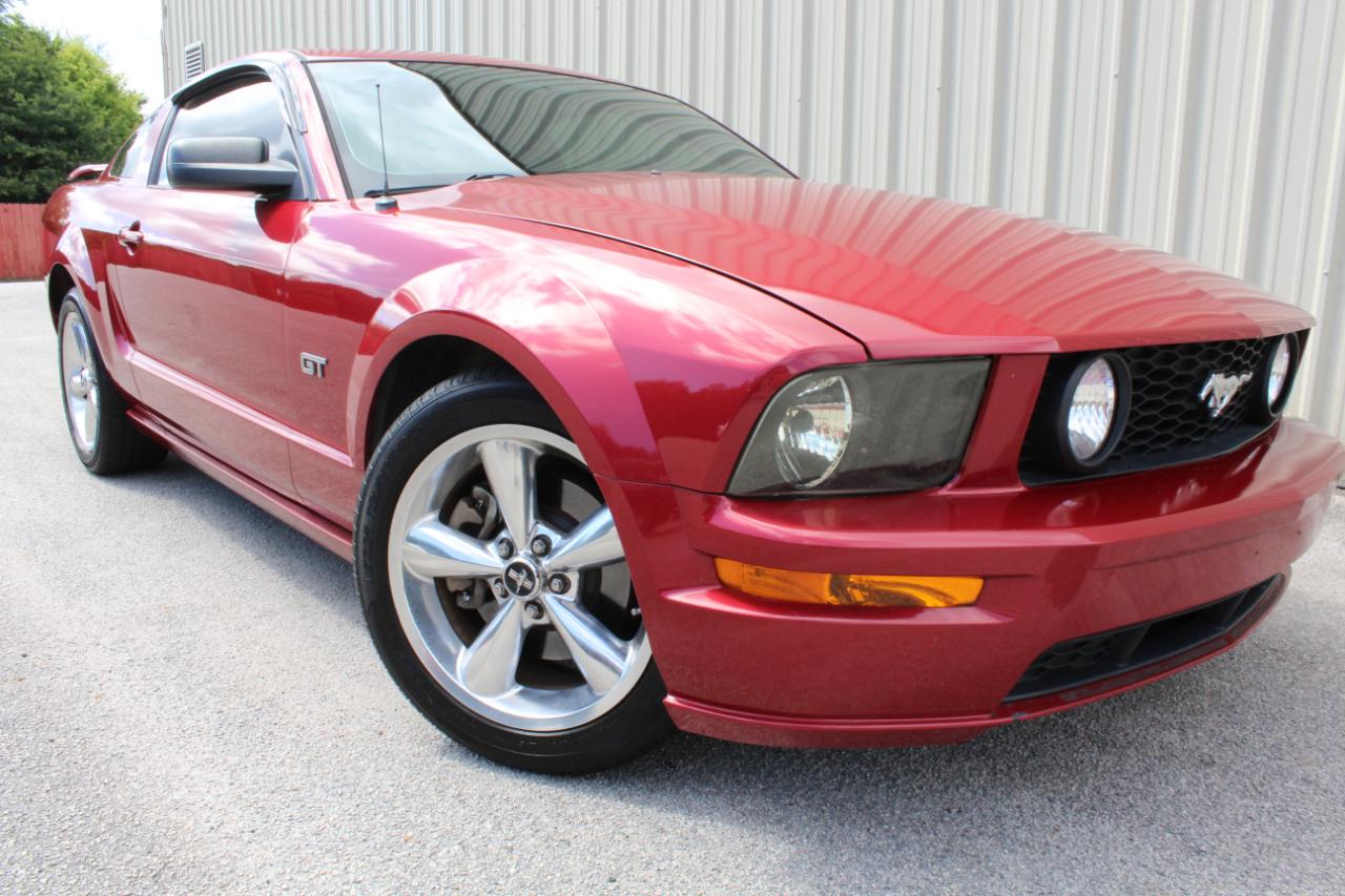 Ford Mustang GT Deluxe Coupe 2008