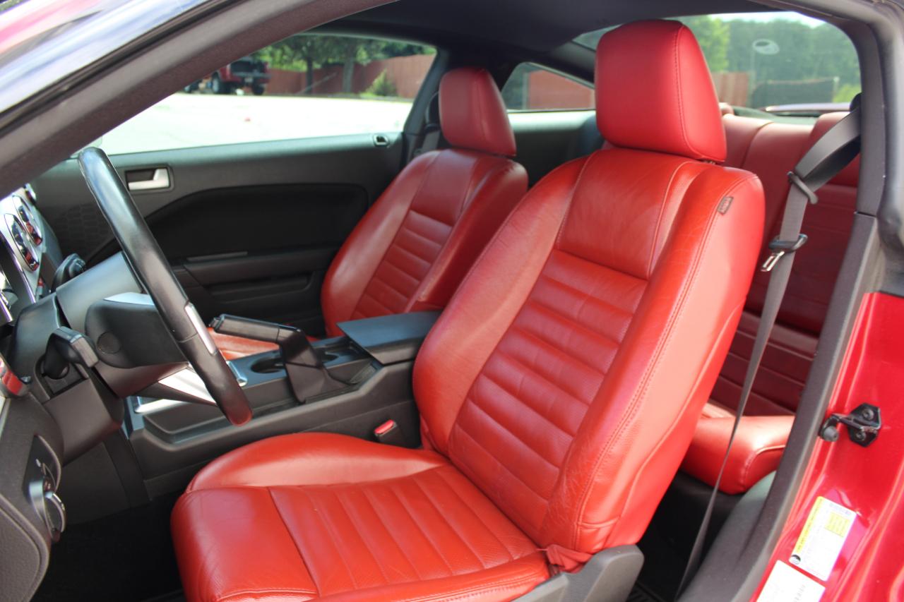 Ford Mustang GT Deluxe Coupe 2008
