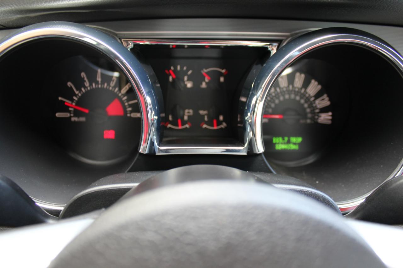 Ford Mustang GT Deluxe Coupe 2008