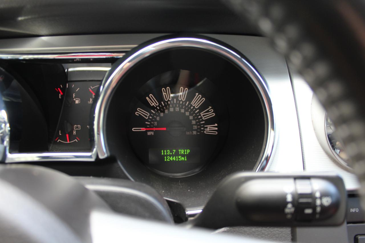 Ford Mustang GT Deluxe Coupe 2008