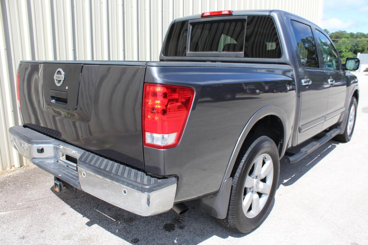 Nissan Titan SL Crew Cab 4WD 2011