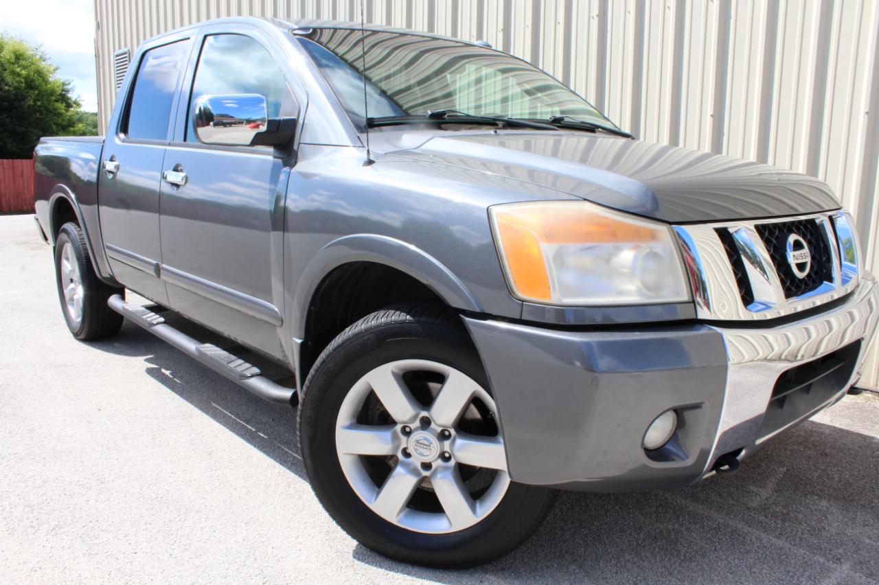 Nissan Titan SL Crew Cab 4WD 2011