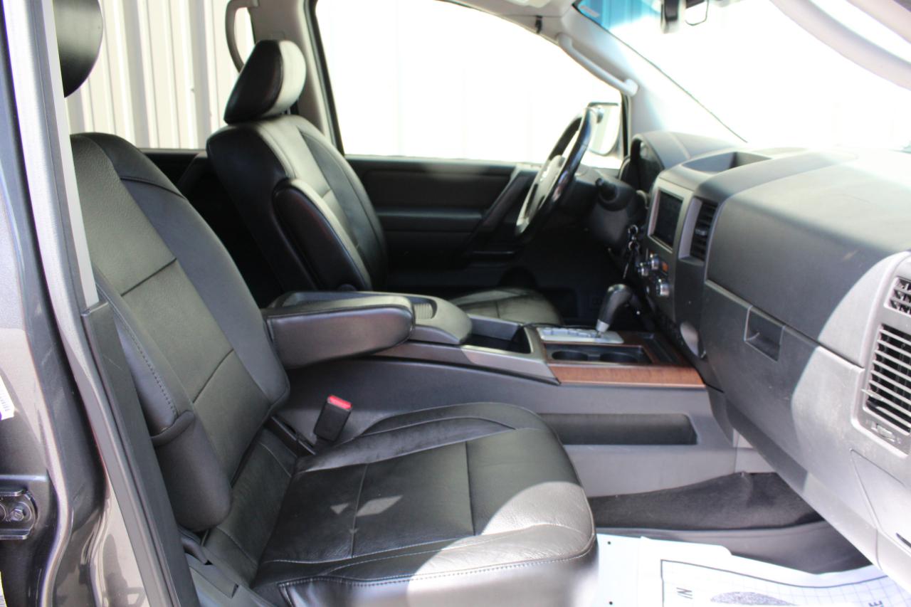 Nissan Titan SL Crew Cab 4WD 2011