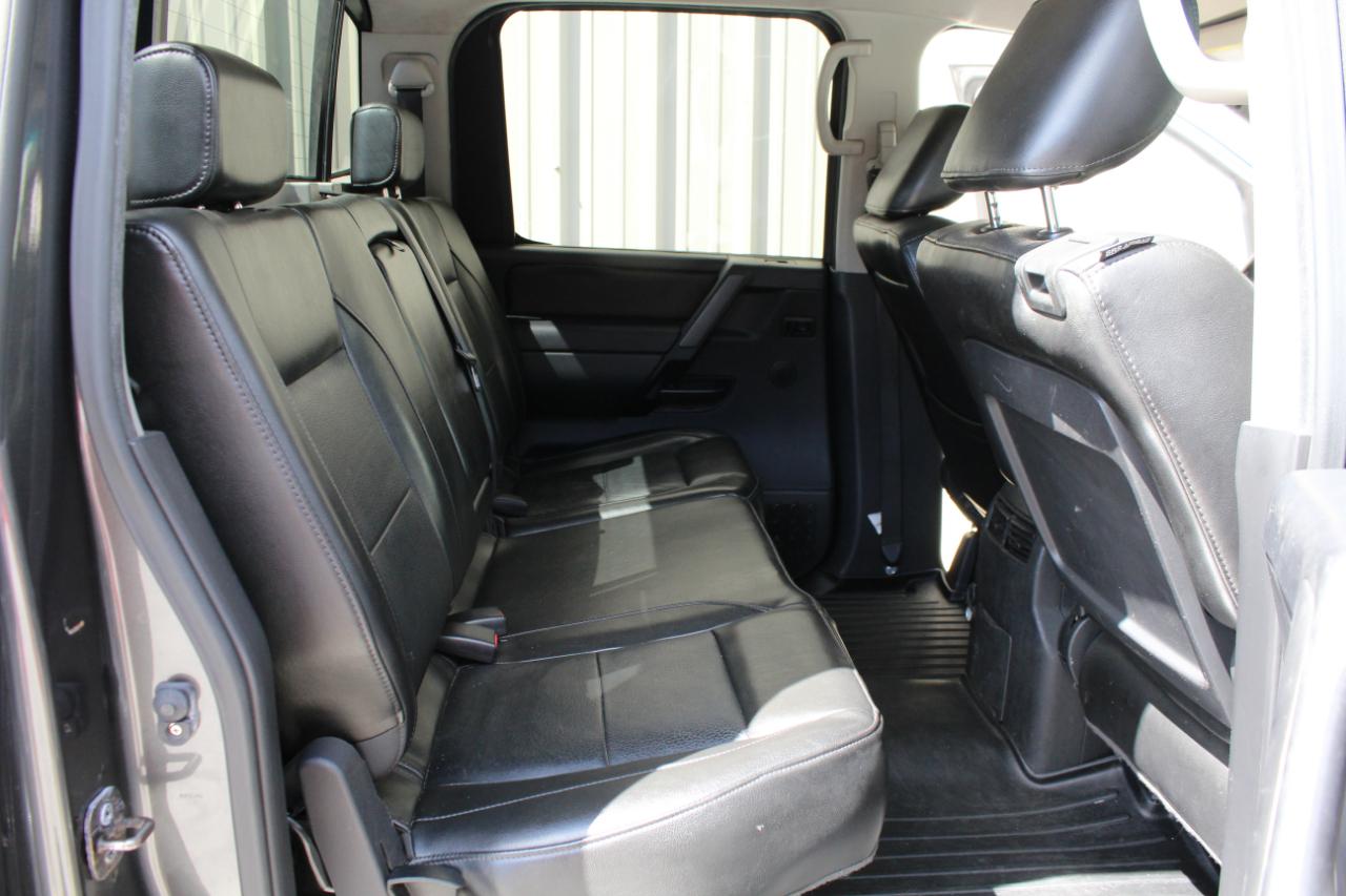 Nissan Titan SL Crew Cab 4WD 2011