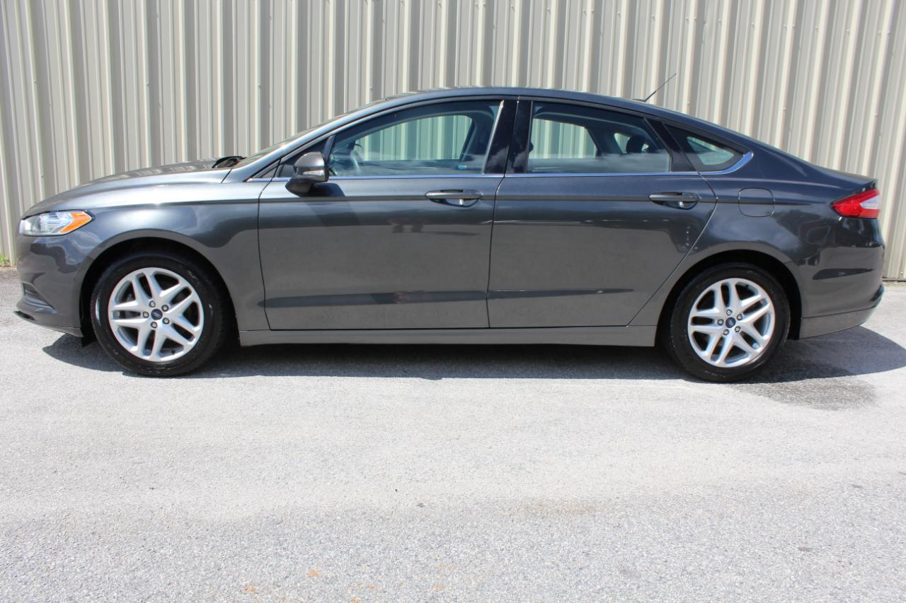 Ford Fusion SE 2016