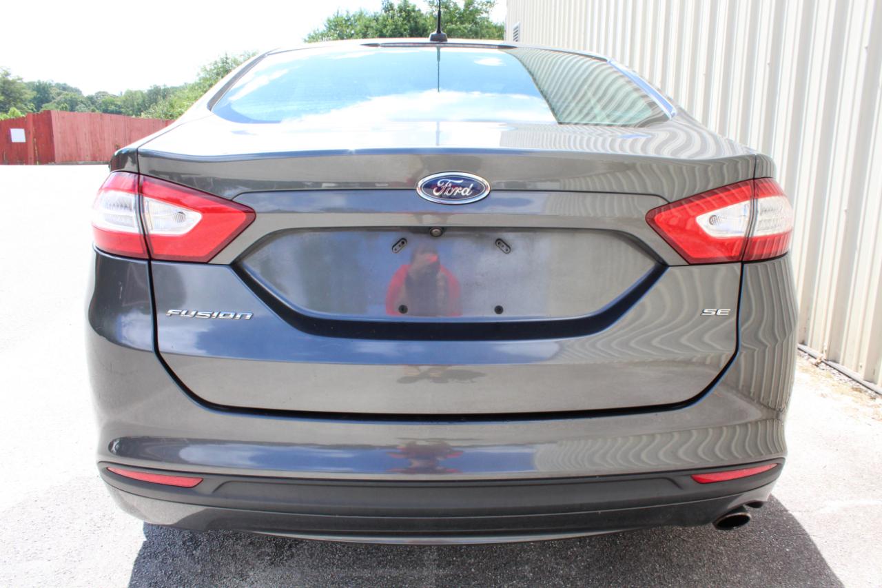 Ford Fusion SE 2016