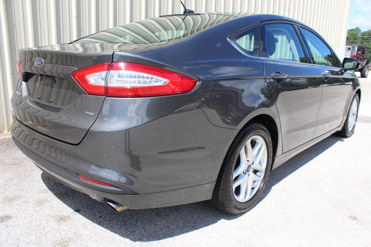Ford Fusion SE 2016