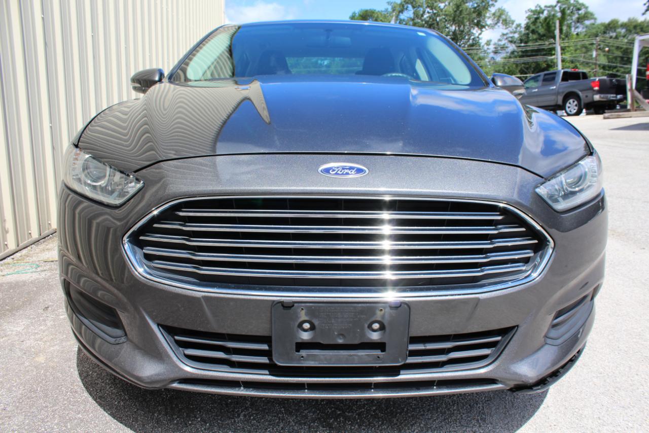 Ford Fusion SE 2016