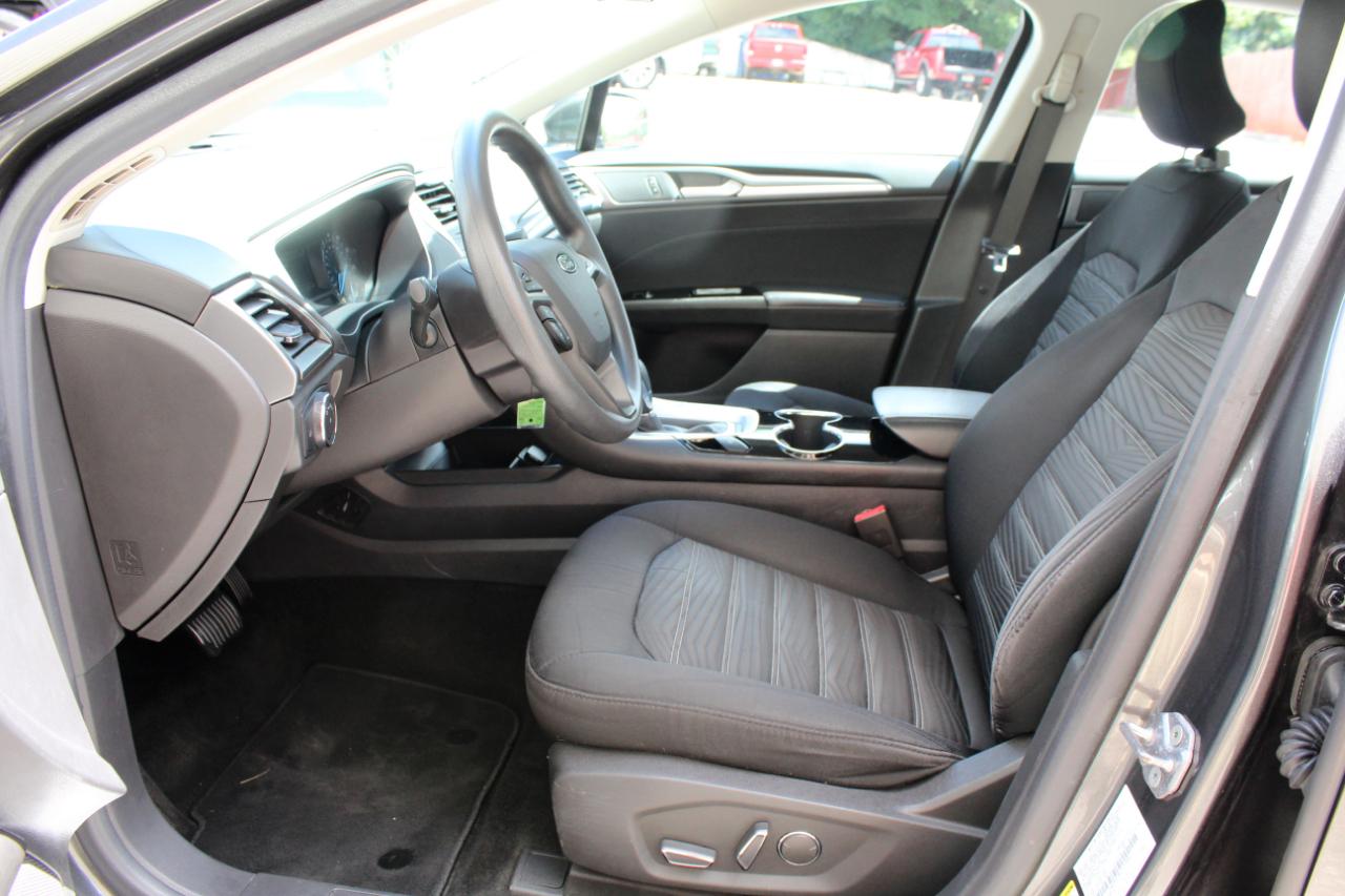 Ford Fusion SE 2016