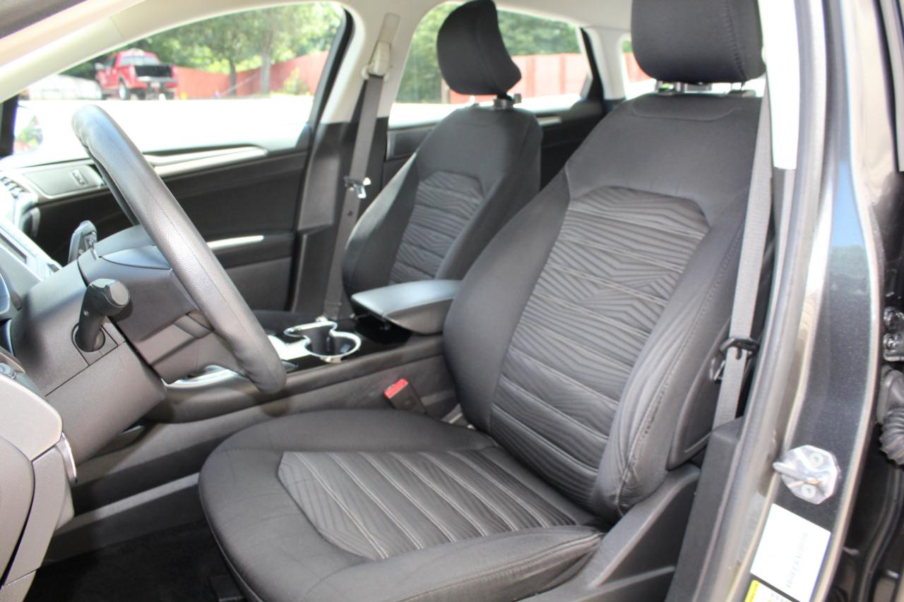 Ford Fusion SE 2016