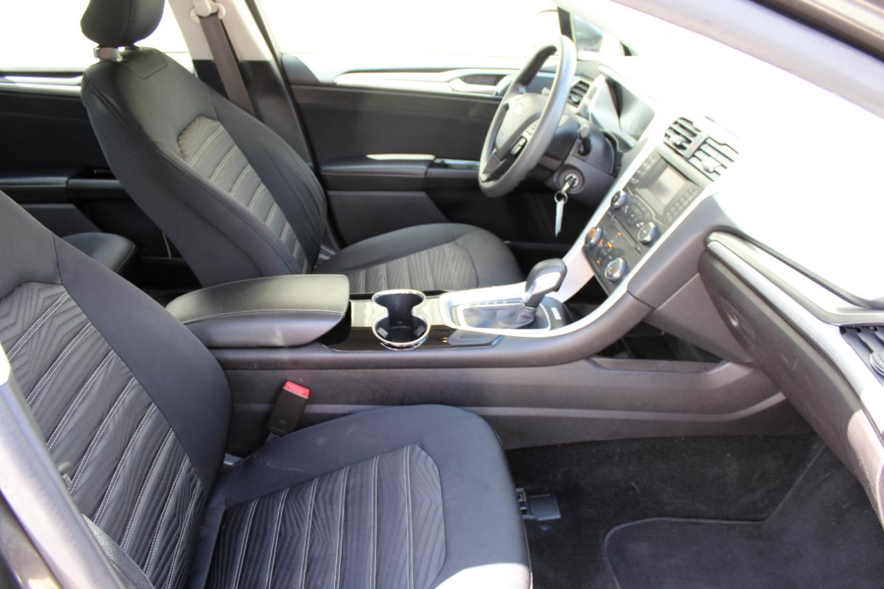 Ford Fusion SE 2016