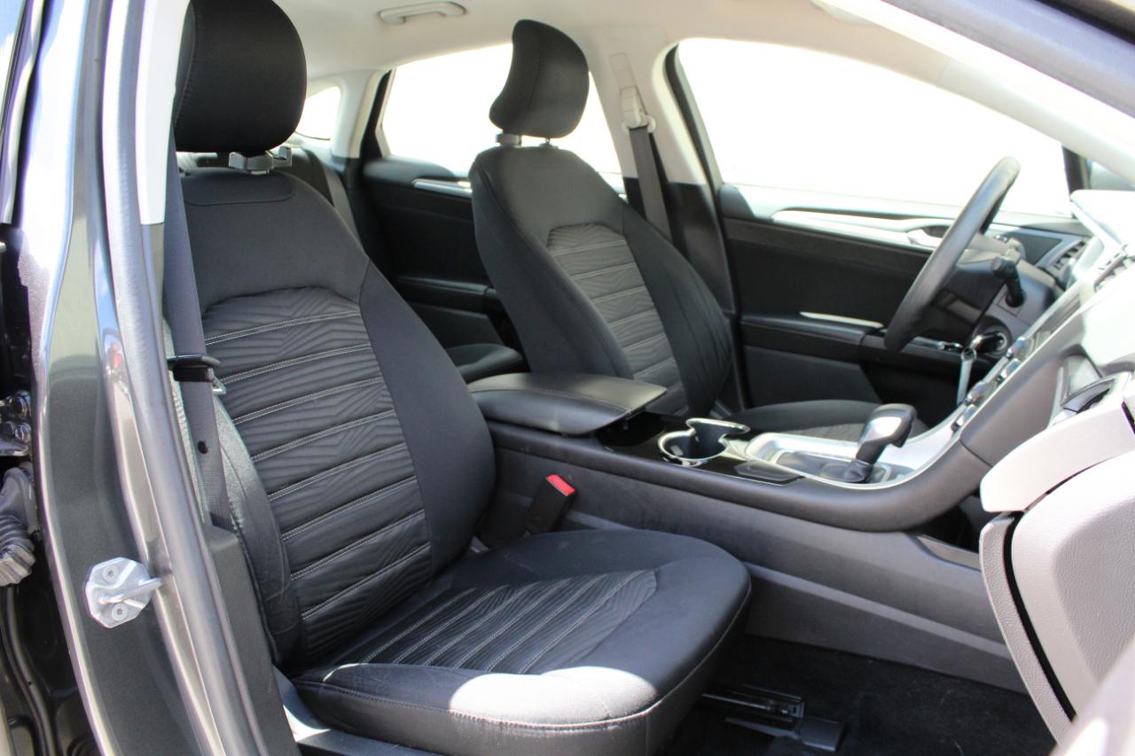 Ford Fusion SE 2016