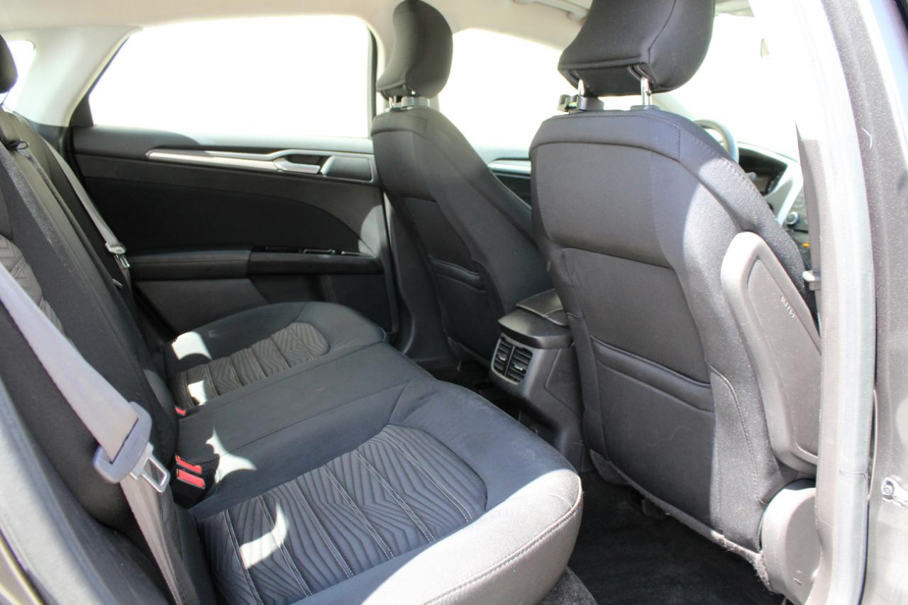 Ford Fusion SE 2016