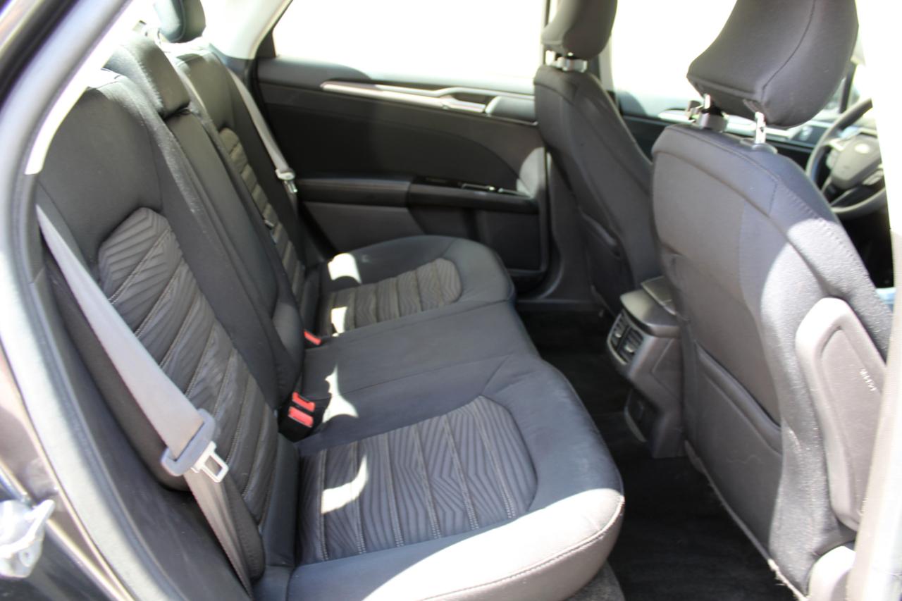 Ford Fusion SE 2016
