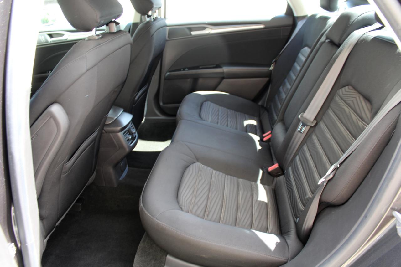 Ford Fusion SE 2016