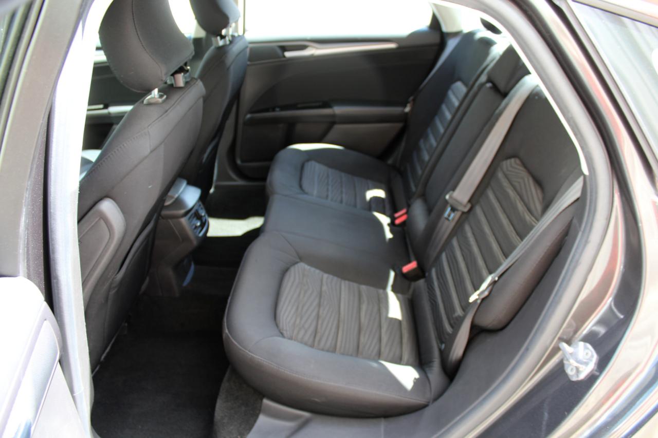 Ford Fusion SE 2016