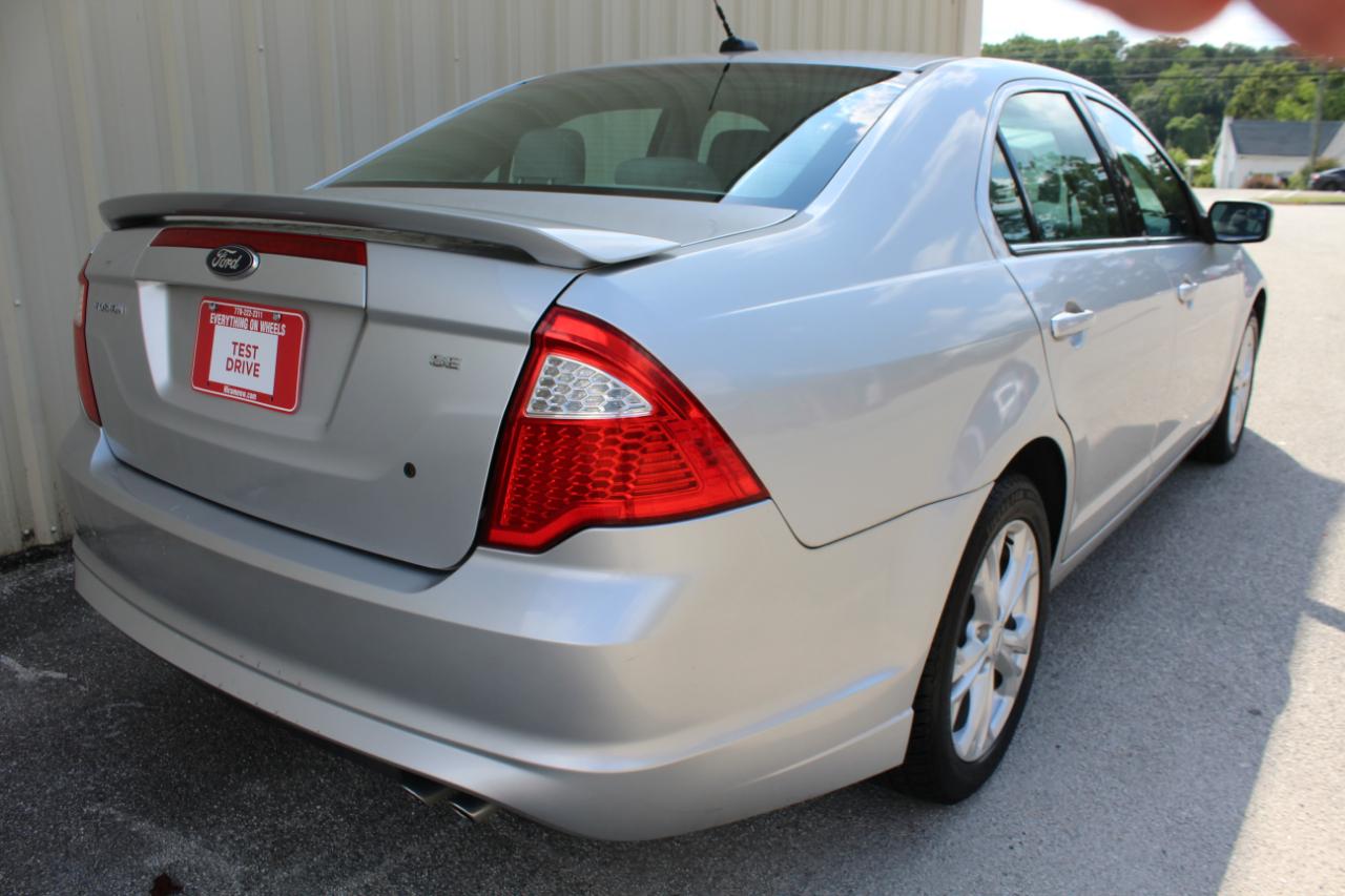 Ford Fusion SE 2012