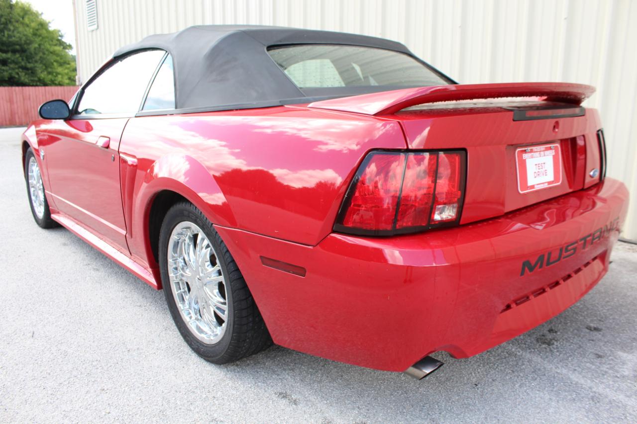 Ford Mustang GT convertible 1999