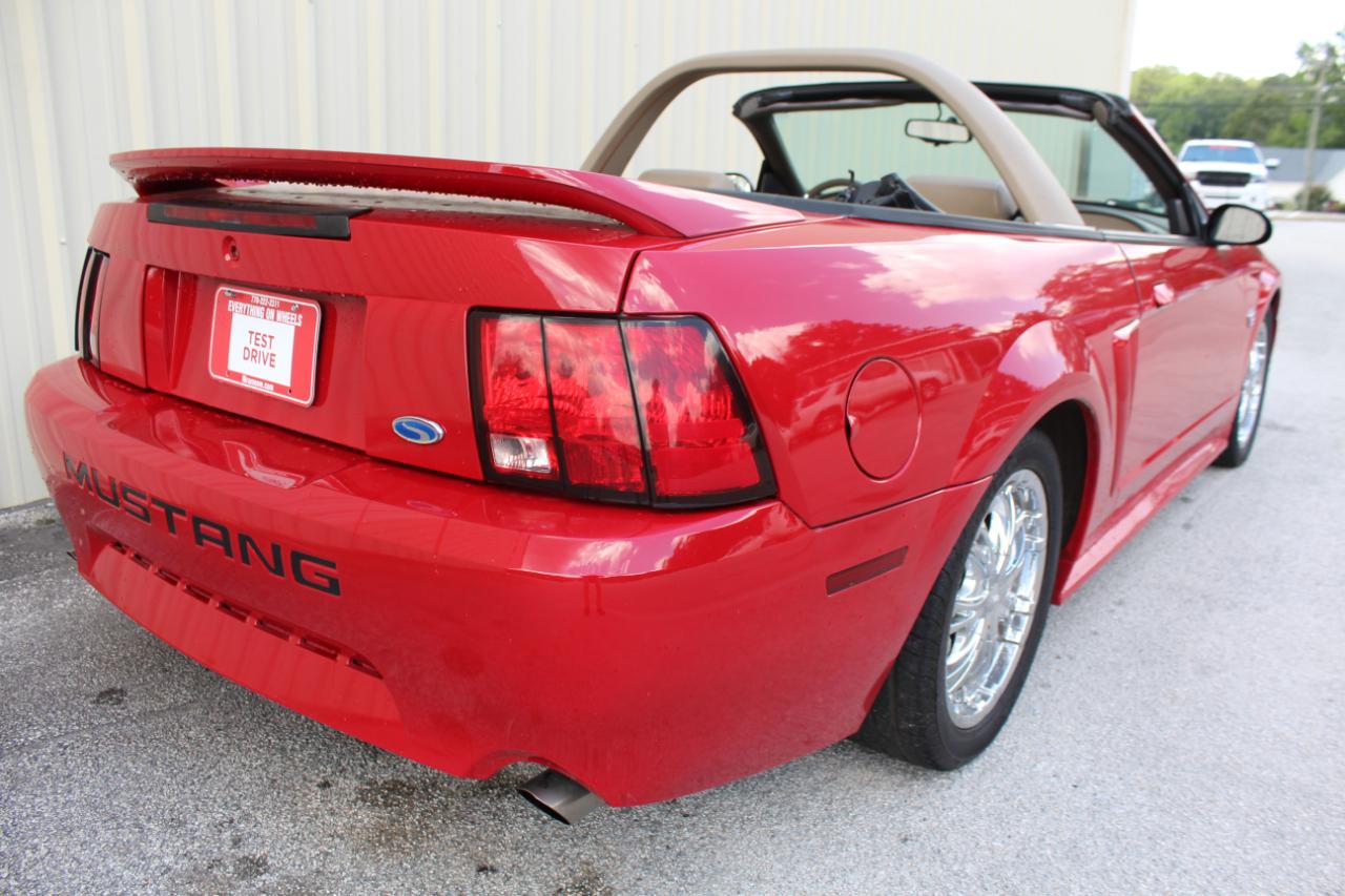 Ford Mustang GT convertible 1999