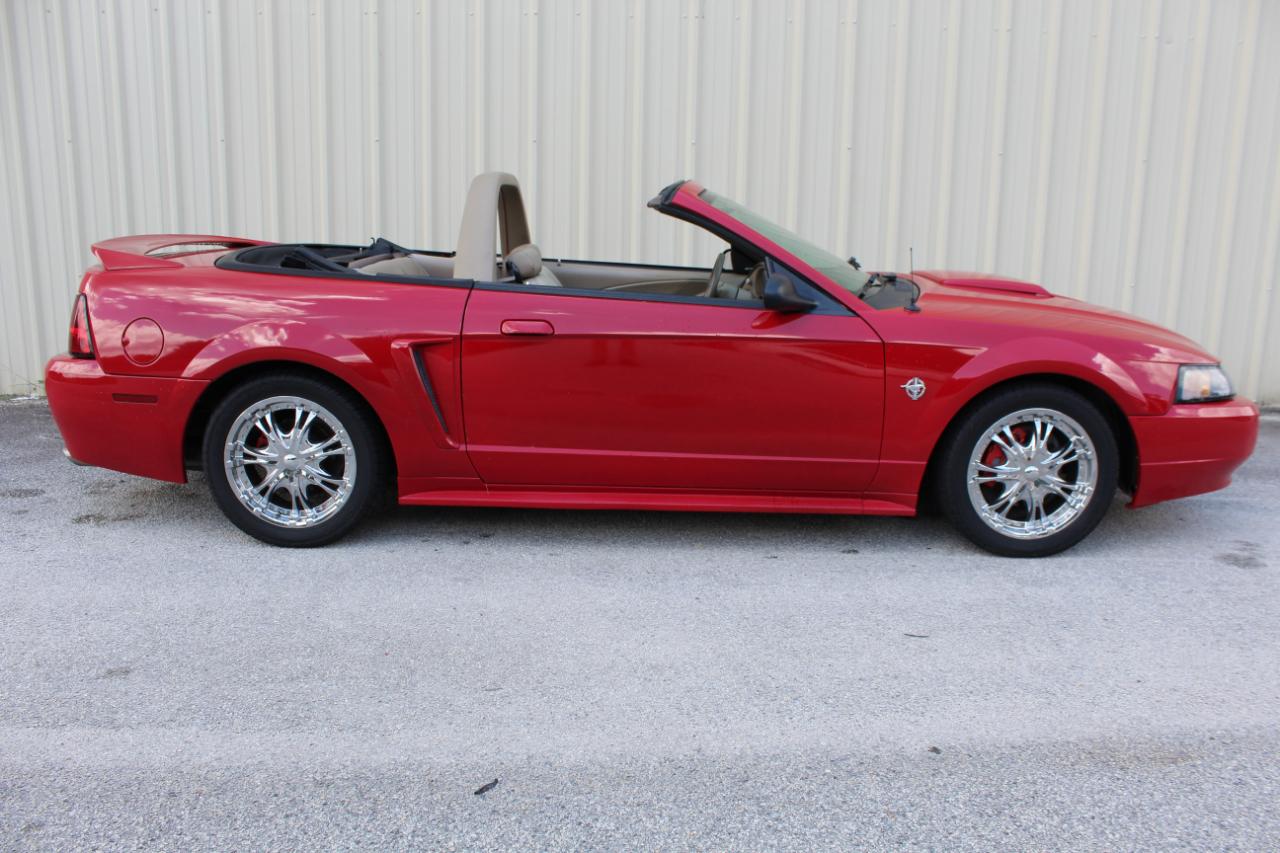 Ford Mustang GT convertible 1999