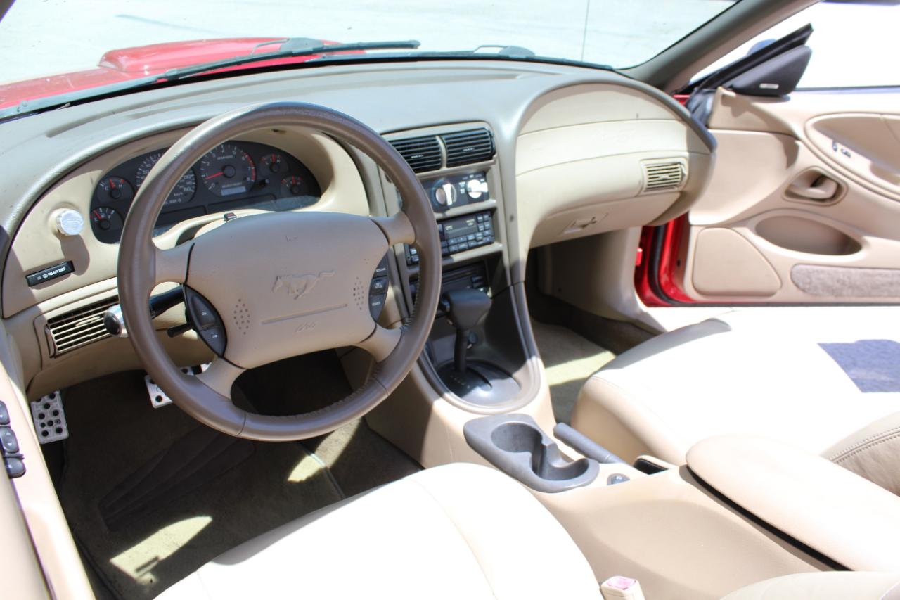 Ford Mustang GT convertible 1999