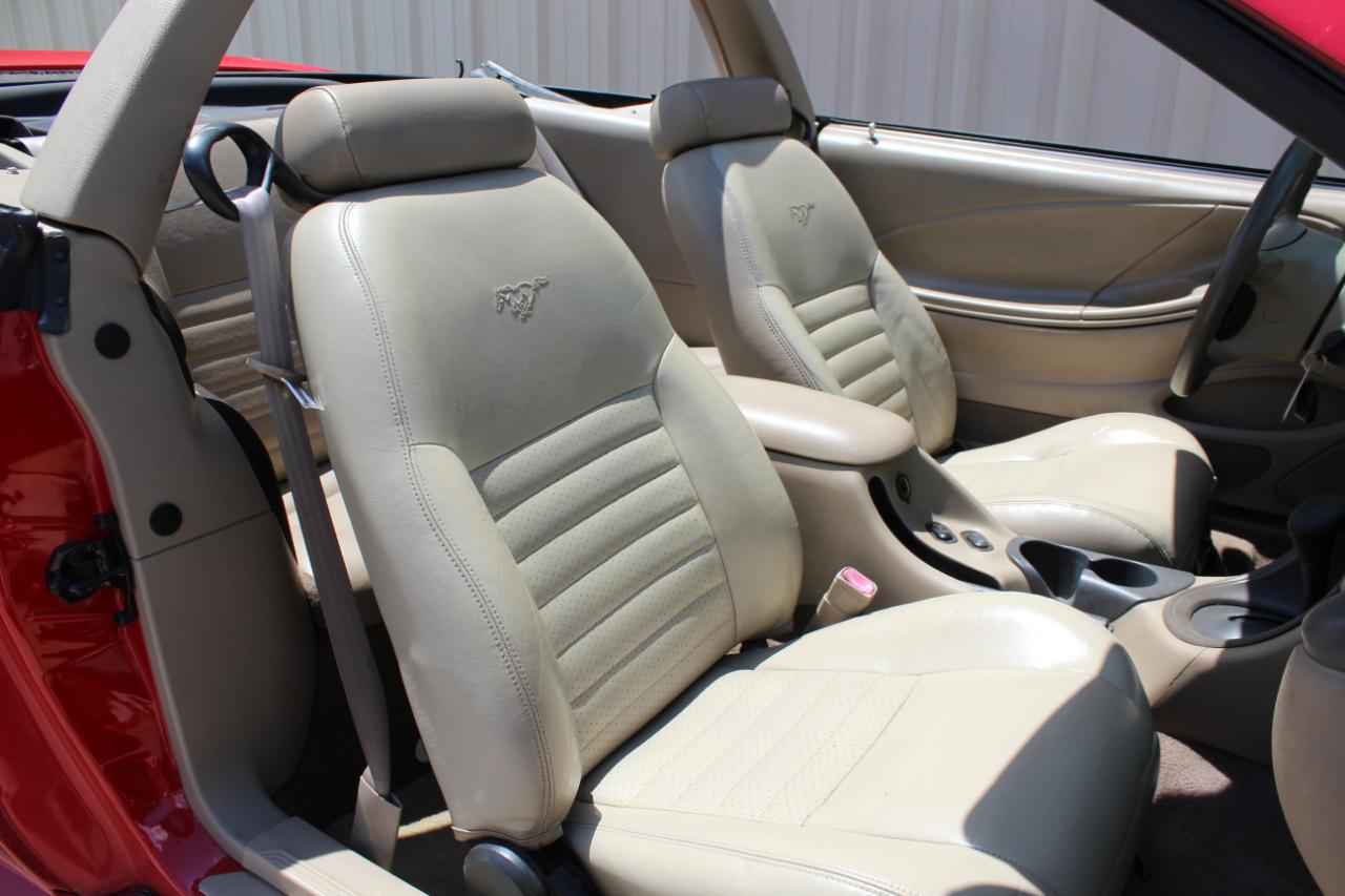 Ford Mustang GT convertible 1999