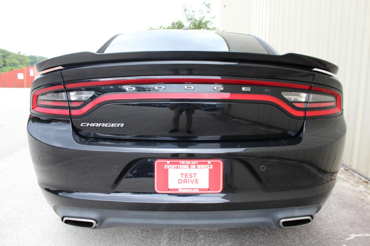 Dodge Charger SE 2017