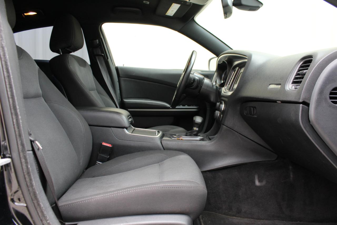 Dodge Charger SE 2017