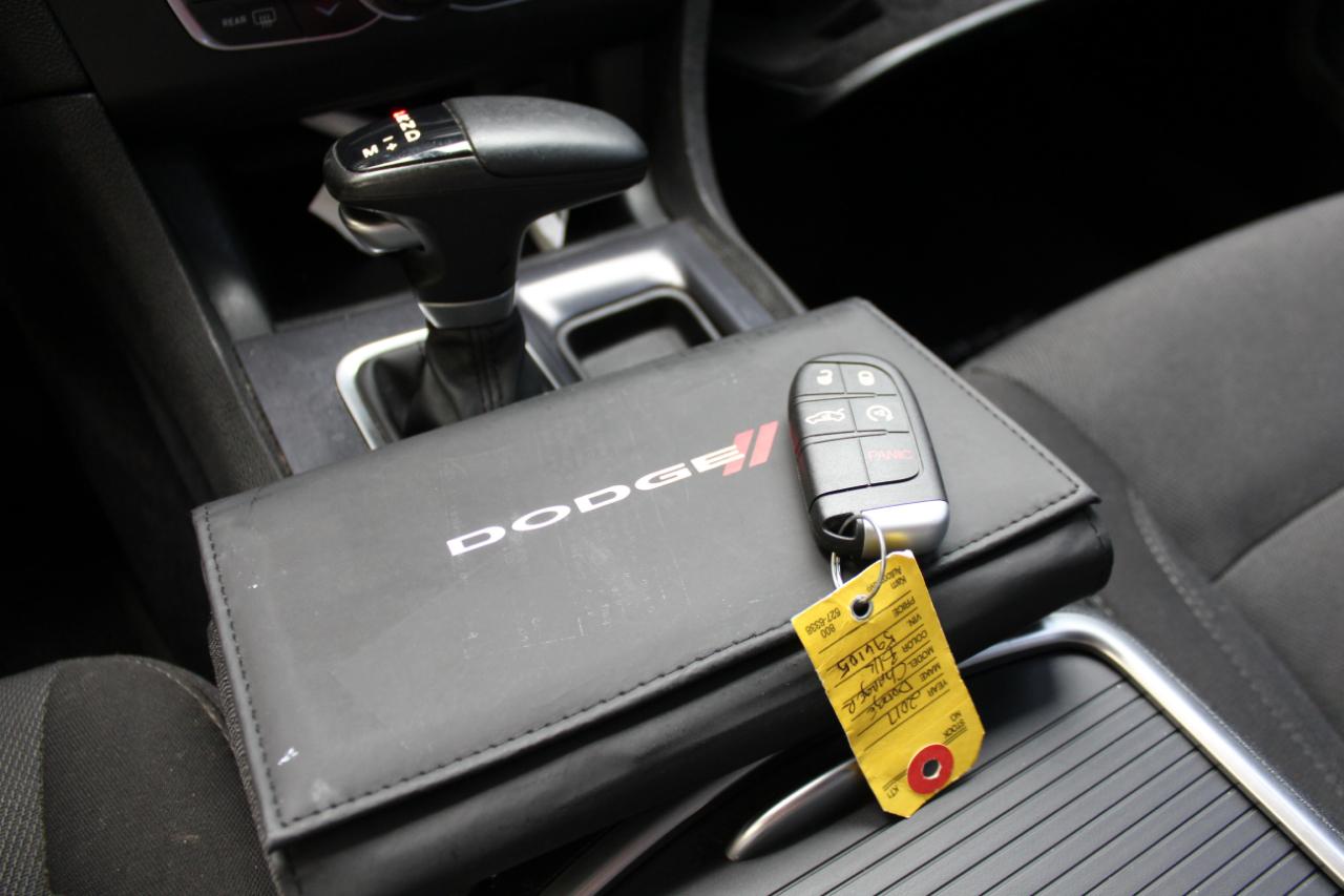 Dodge Charger SE 2017