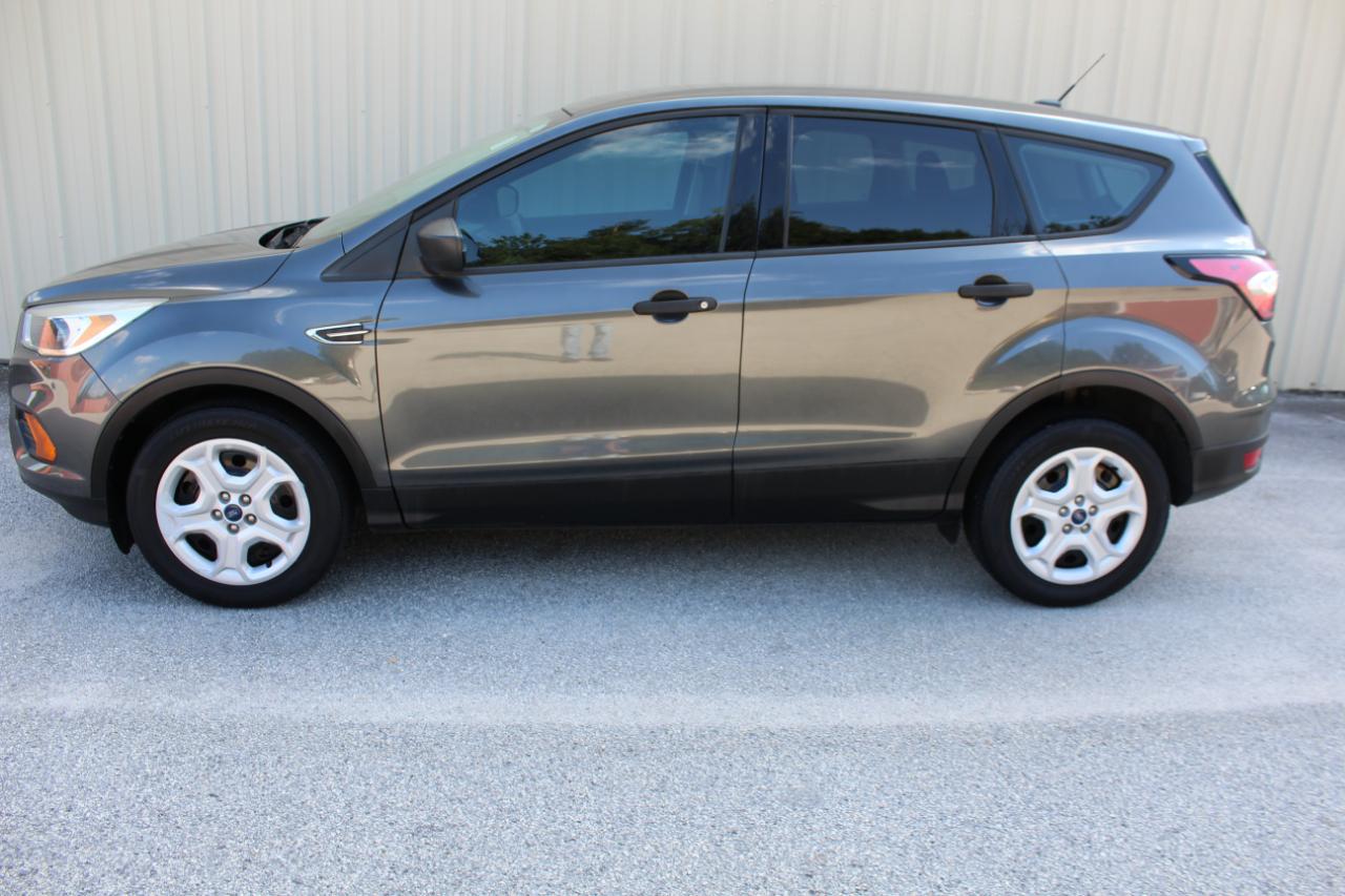 Ford Escape S 2017