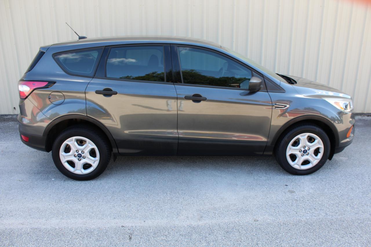 Ford Escape S 2017