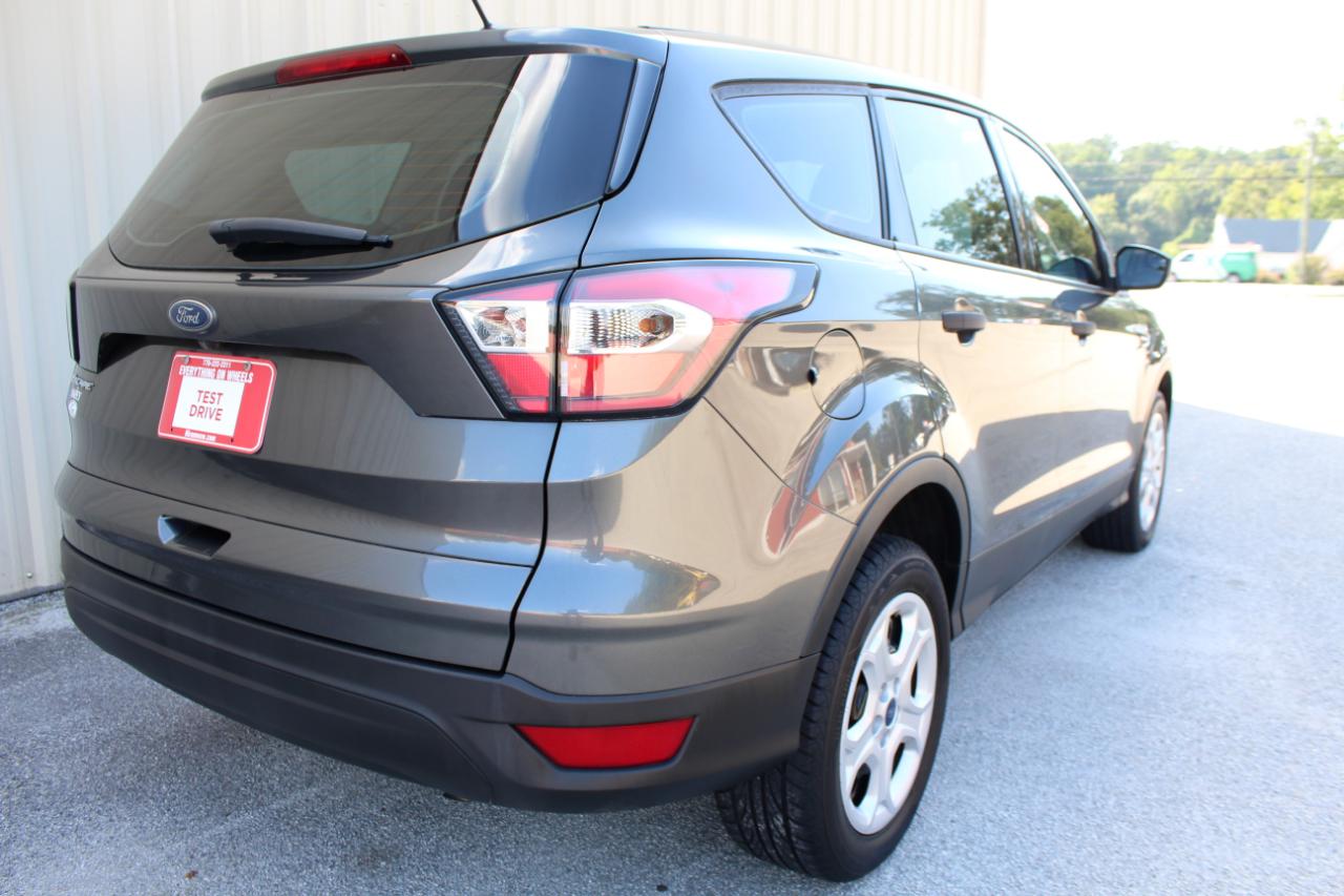 Ford Escape S 2017