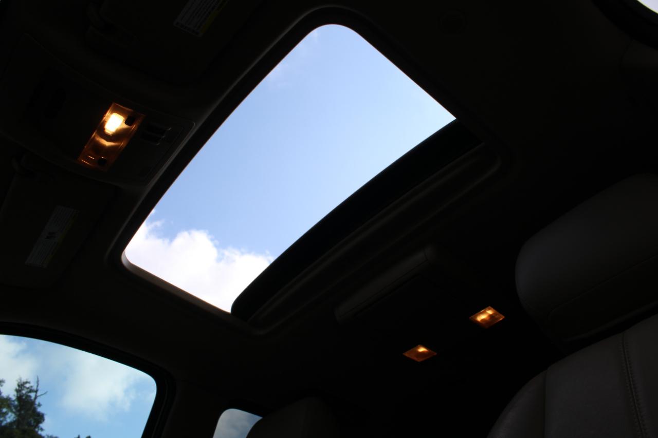 GMC Yukon SLT 2WD 2013