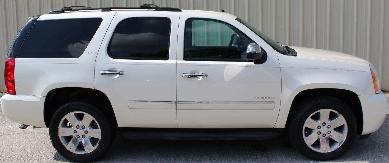GMC Yukon SLT 2WD 2013