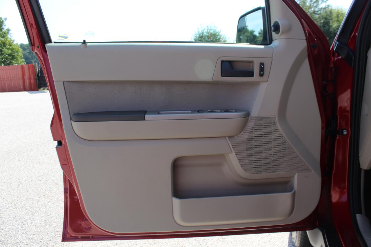 Ford Escape XLT FWD 2011