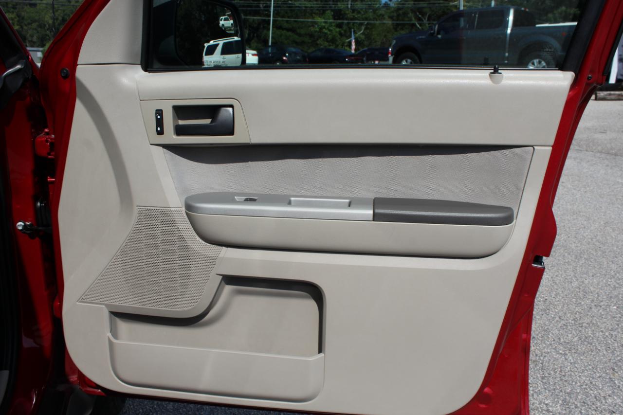 Ford Escape XLT FWD 2011
