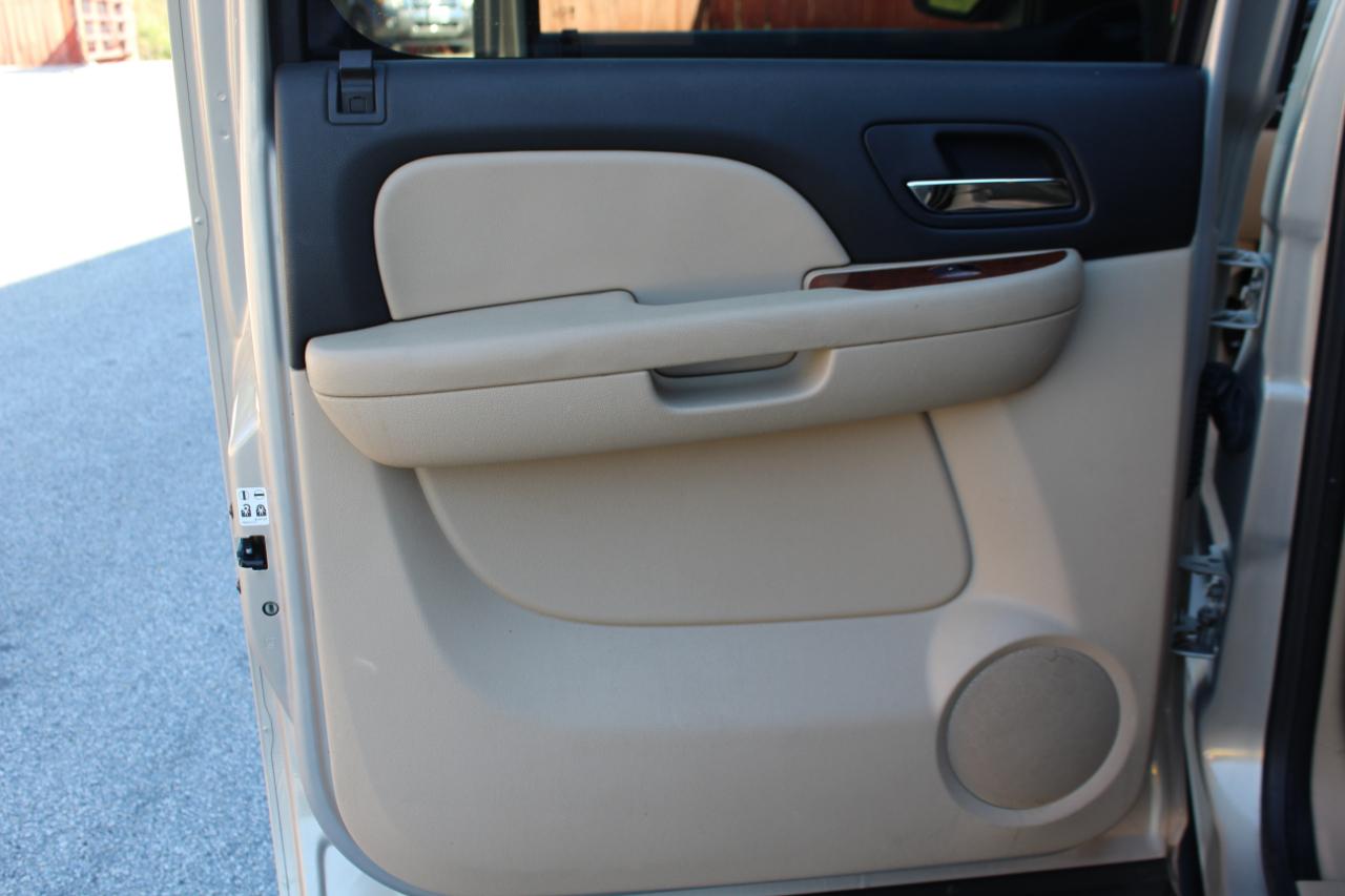 Chevrolet Suburban LTZ 1500 2WD 2008