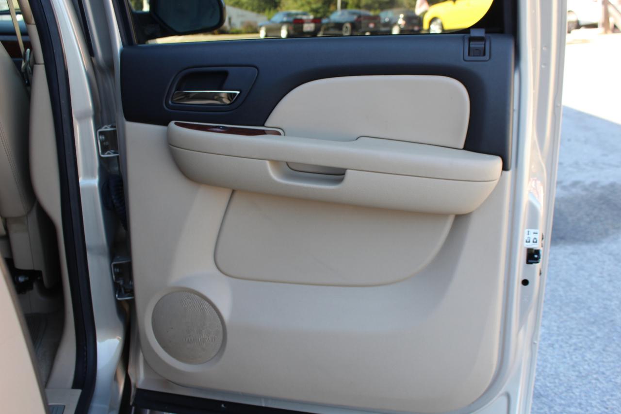 Chevrolet Suburban LTZ 1500 2WD 2008
