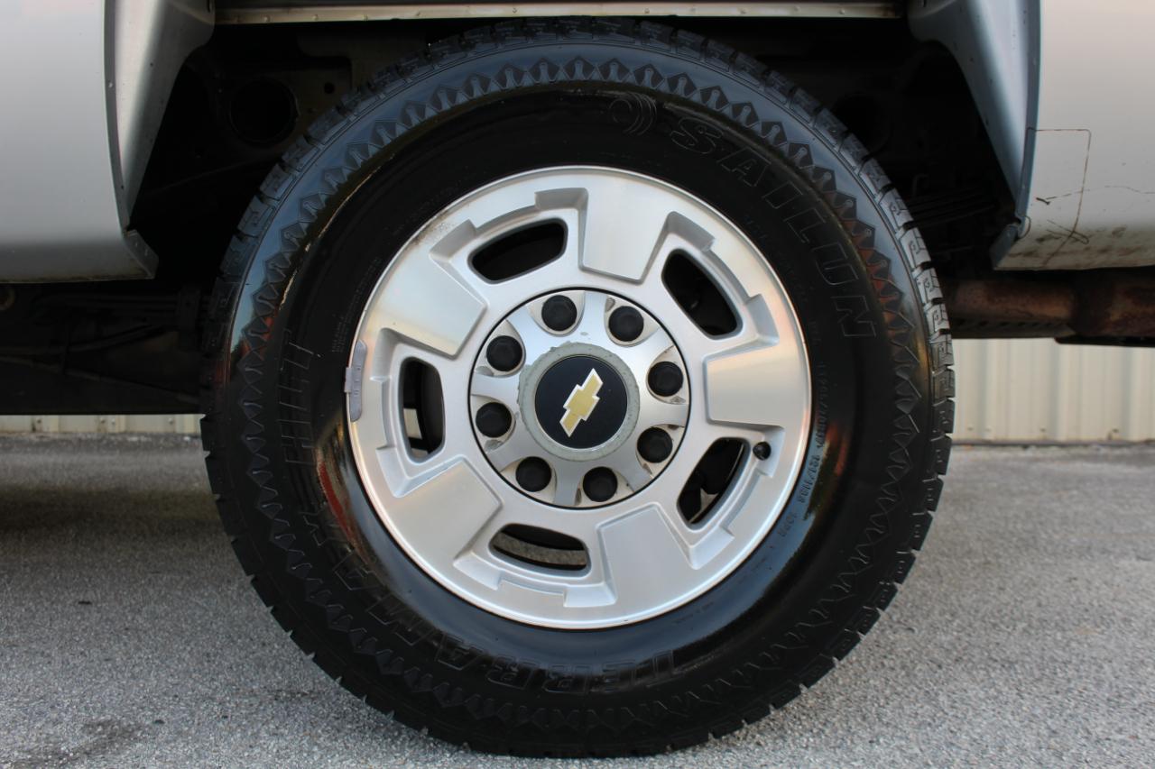 Chevrolet Silverado 2500HD LT Crew Cab 2WD 2012