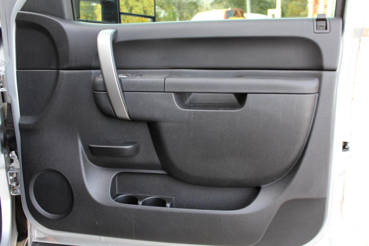 Chevrolet Silverado 2500HD LT Crew Cab 2WD 2012