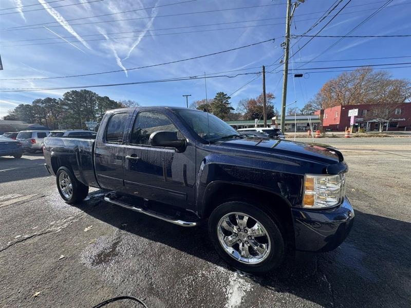 2010 Chevrolet Silverado 1500 LT photo 2