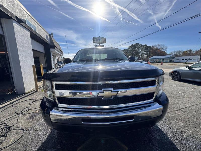 2010 Chevrolet Silverado 1500 LT photo 3