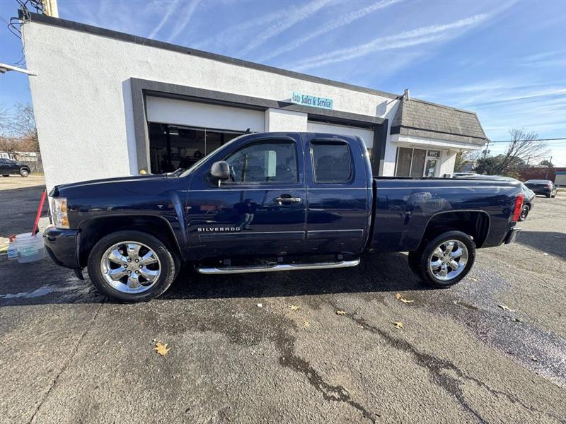 2010 Chevrolet Silverado 1500 LT photo 4