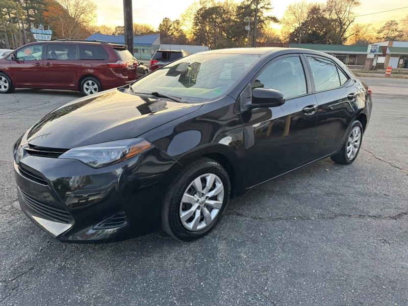 2018 Toyota Corolla L photo 3