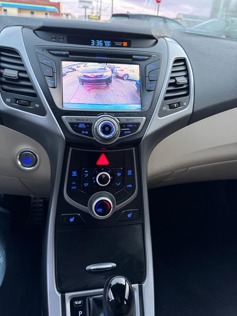 Hyundai Elantra  2016