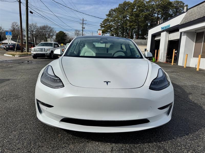 Tesla Model 3  2022